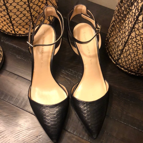 Banana Republic Shoes - BANANA REPUBLIC HEELS